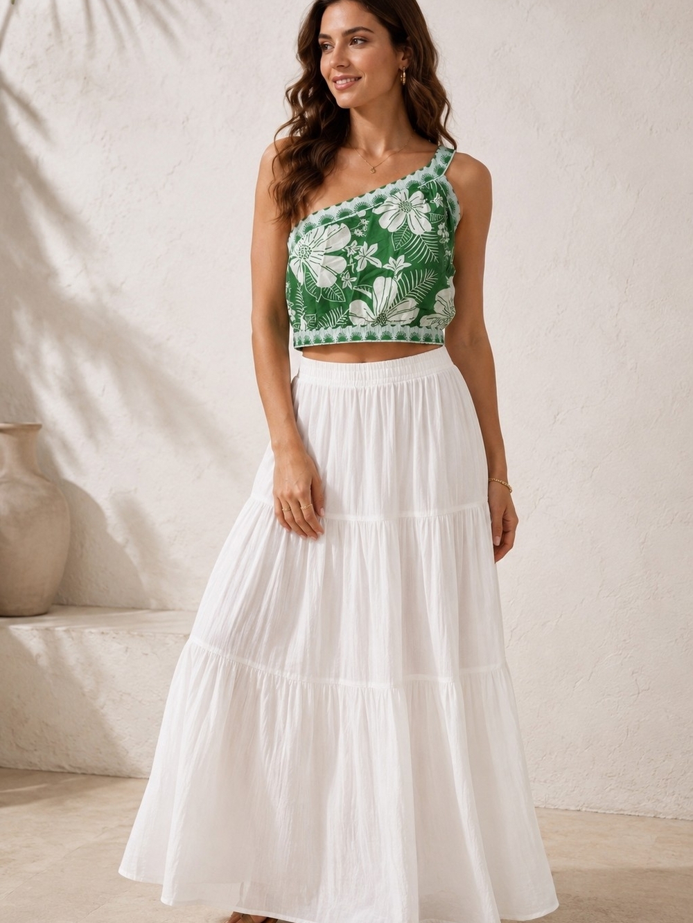 FARM Rio Macaw Elegance Crop Top - Picture 2 of 8